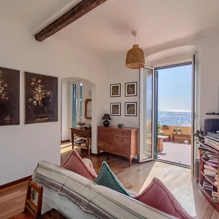 Il Castello - Beautiful Beachfront Apartment Bogliasco