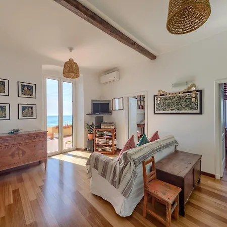 Apartmán Il Castello - Beautiful Beachfront *