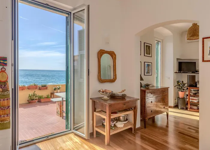 Apartment Il Castello - Beautiful Beachfront Bogliasco